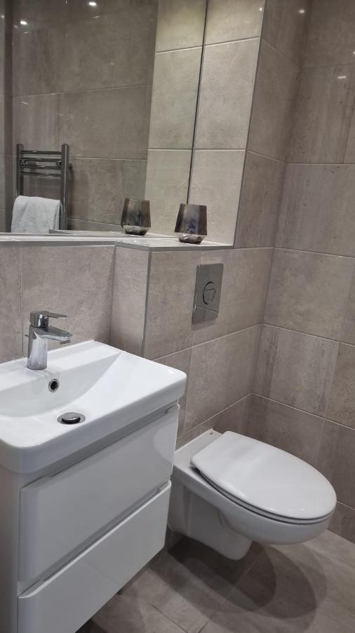 Jasmin Apartments - Luxury 1 & 2 Bedroom Units With Free Parking 布希 外观 照片