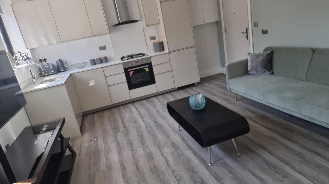 Jasmin Apartments - Luxury 1 & 2 Bedroom Units With Free Parking 布希 外观 照片